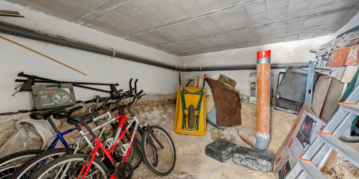 o_1jb000h5318d6t701bvc1cvcsq260