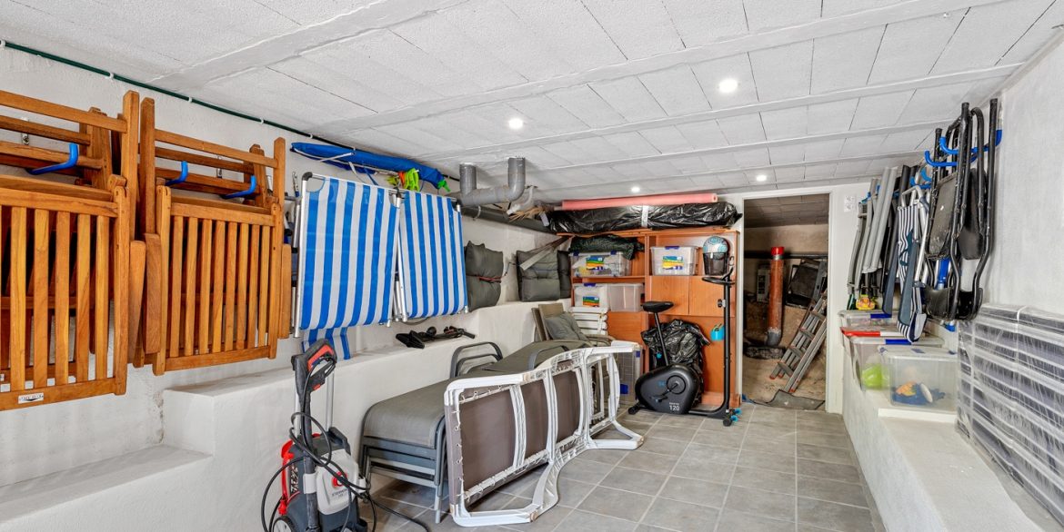 o_1jb000h53qfn1g7v15jk7ra12nh5u