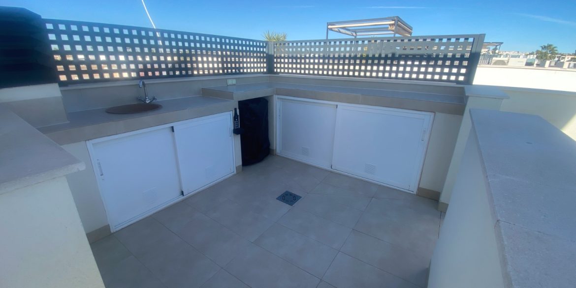 o_1jb58ui8t11fim2fof06bqpf46