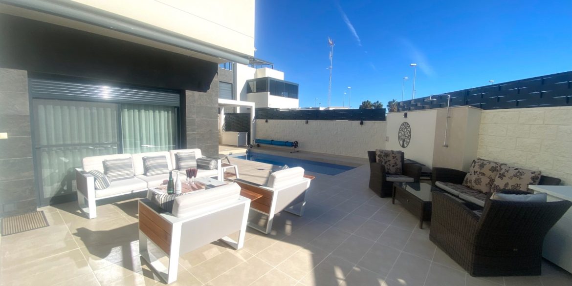 o_1jb58ui8t18gqggpenfglqhpi34