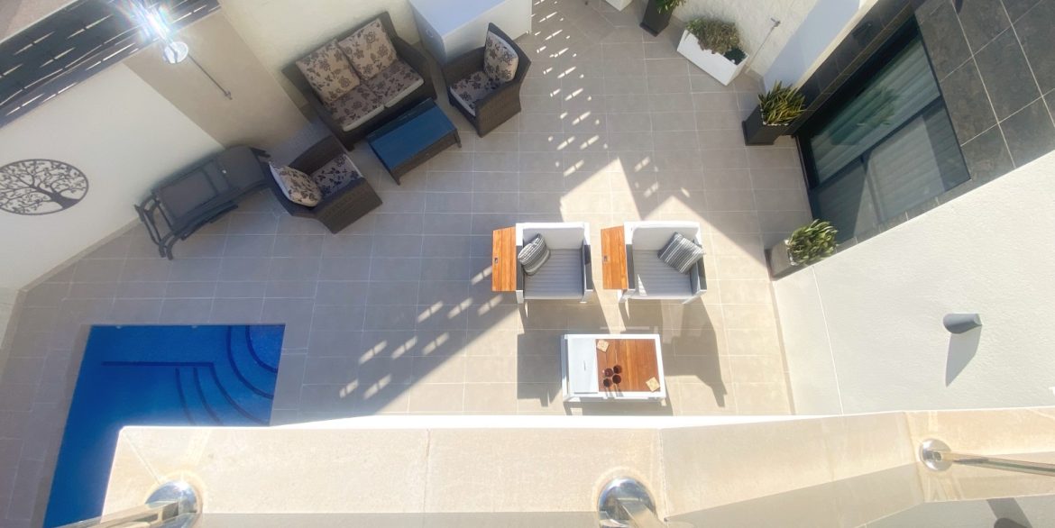 o_1jb58ui8t1cp21bb1e3714buio542