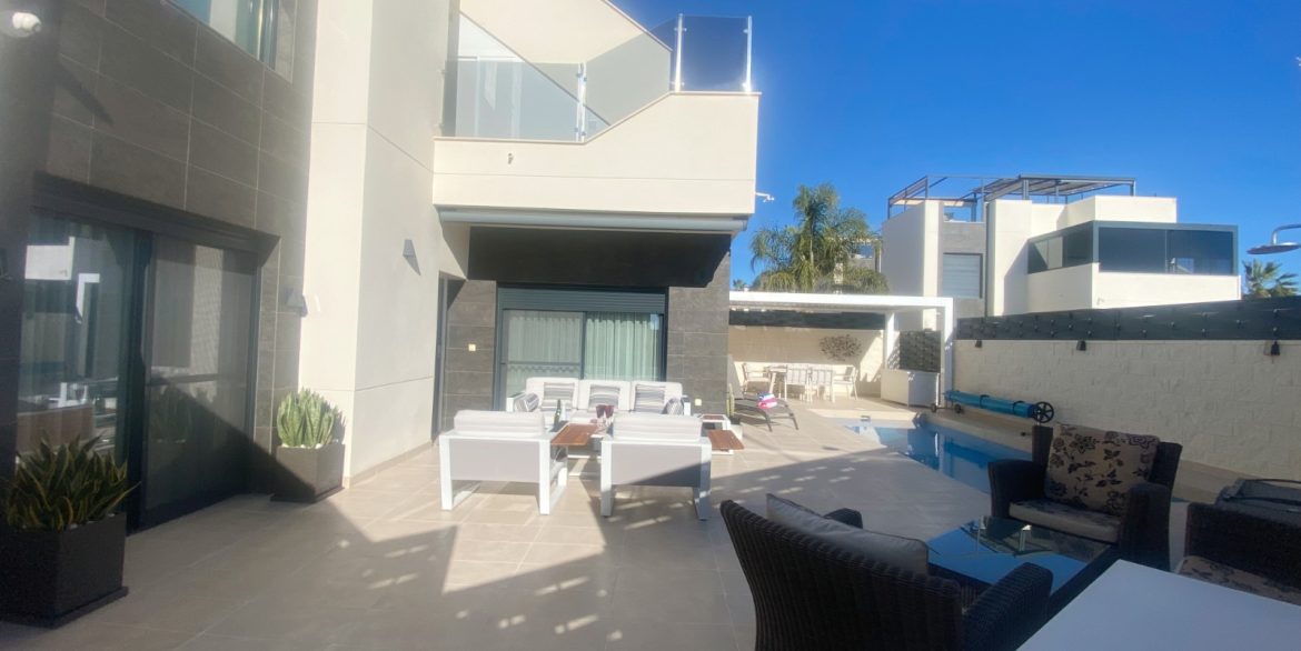 o_1jb58ui8thnc97gjgt3t15j933