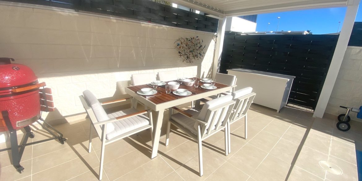 o_1jb58ui8tnlngh1h15189cbjj38