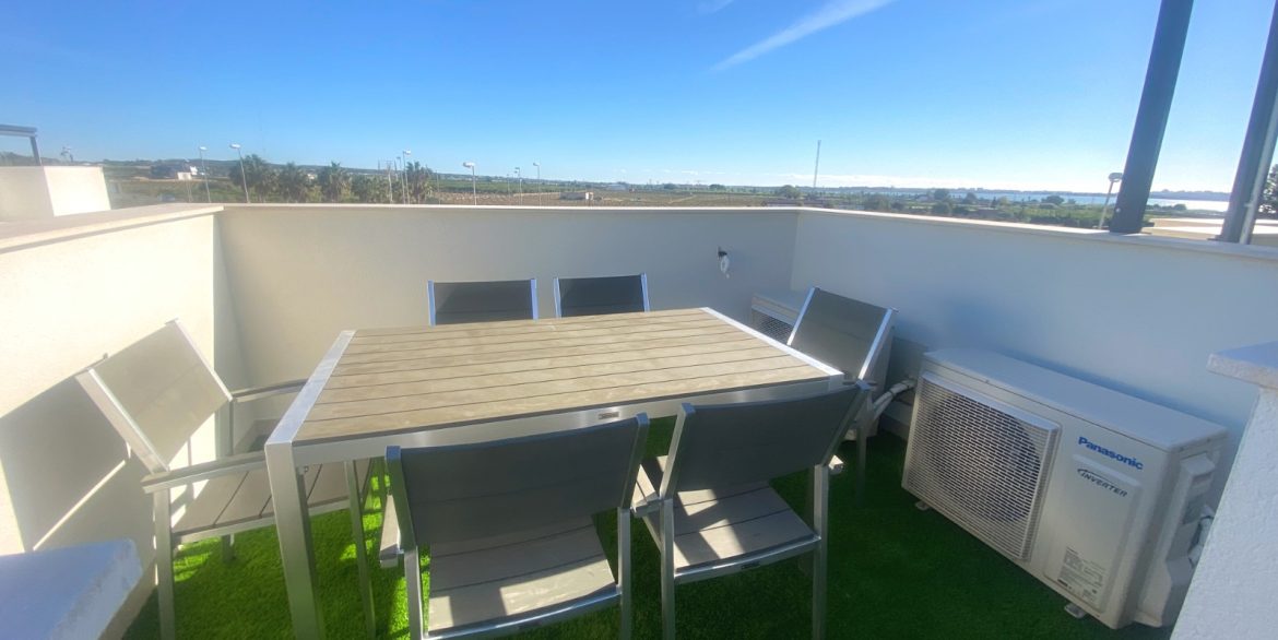 o_1jb58ui8tqdmj2017q51p0mn4747