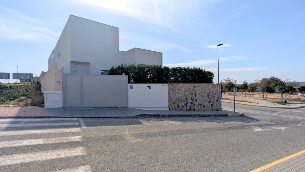 full_1428907_63995186