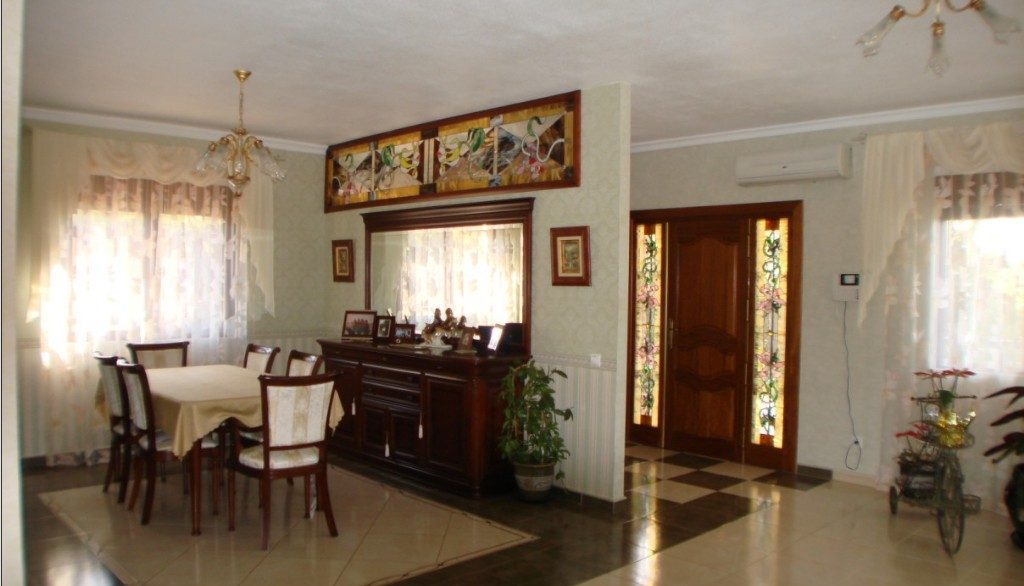 o_1bb3t4gq8mfs1r9r43vusjgu72f