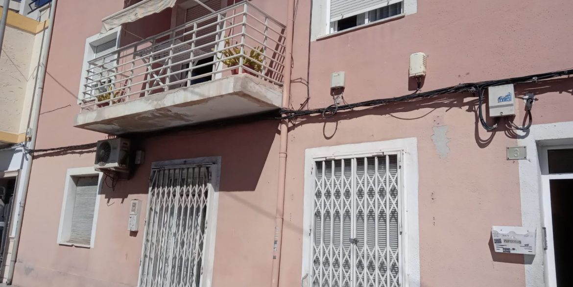 o_1gemc9fb12c31njn1s71rar1g6a1k