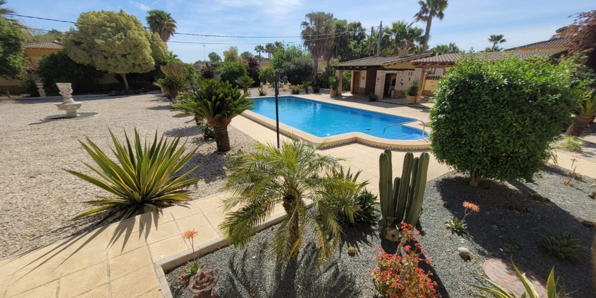 o_1gurv9kthhtl7i32fm1u43e3g