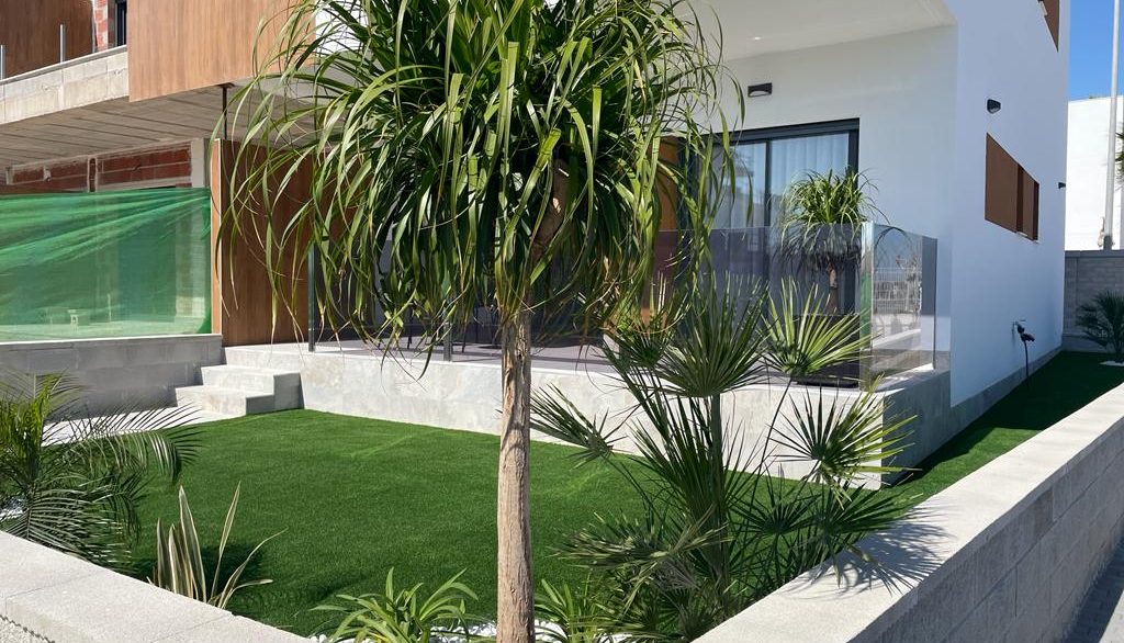 o_1h9g8vgmkvr41cn1kki1pm214eo2v