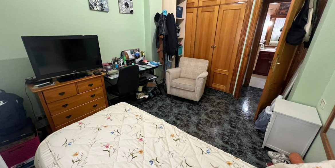 o_1hg8ppm9o19cau2q11en1em12lr37