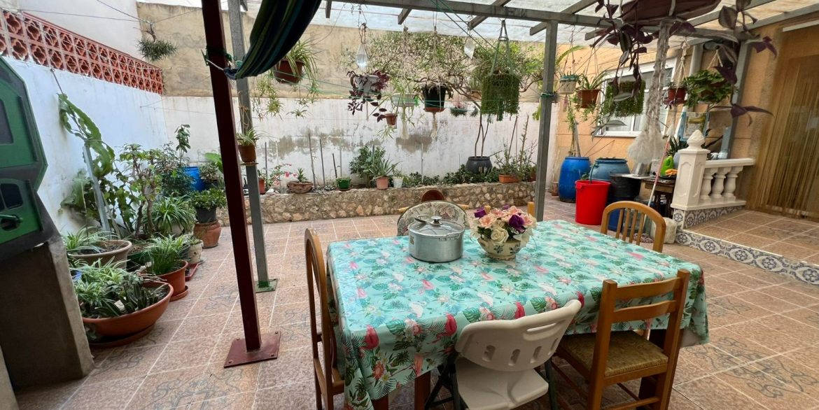 o_1hg8ppm9o9v01tmb19kl15vu1goq34