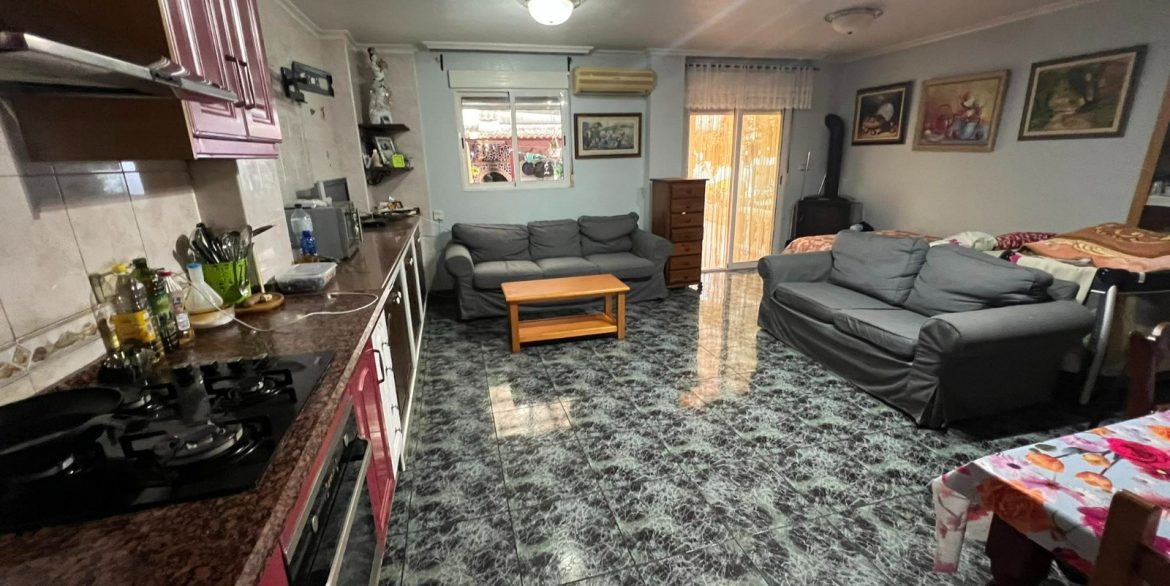 o_1hg8ppm9ov9h1gjc7c131nbou2t