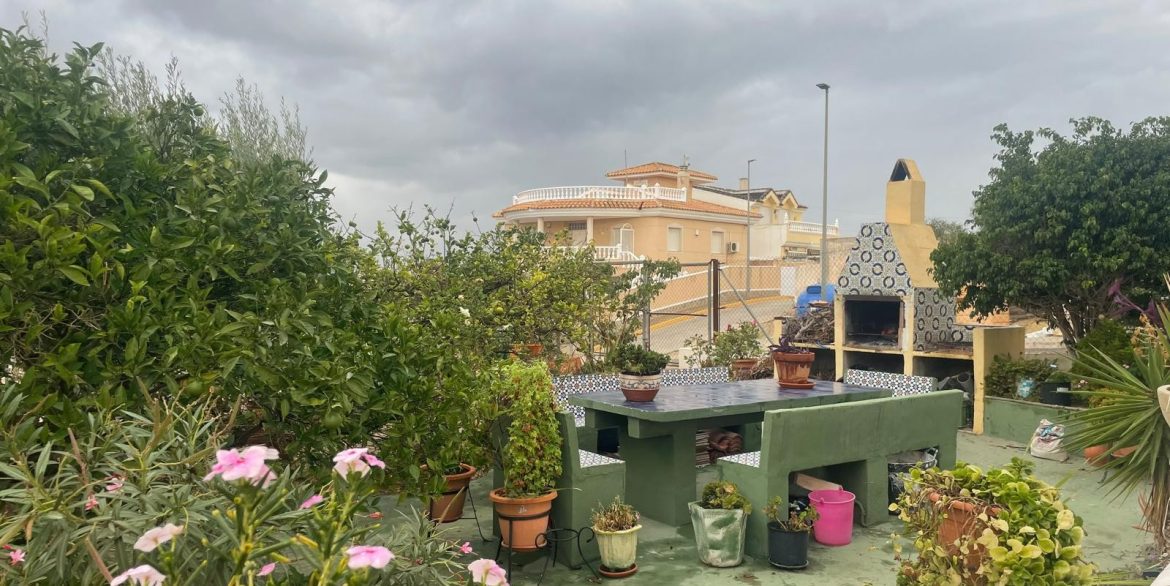 o_1i84mau061lbo180b19v7gm7cca1v