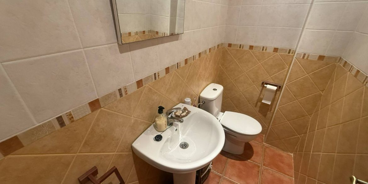 o_1iqigmianesju08rmq7rr1lii27