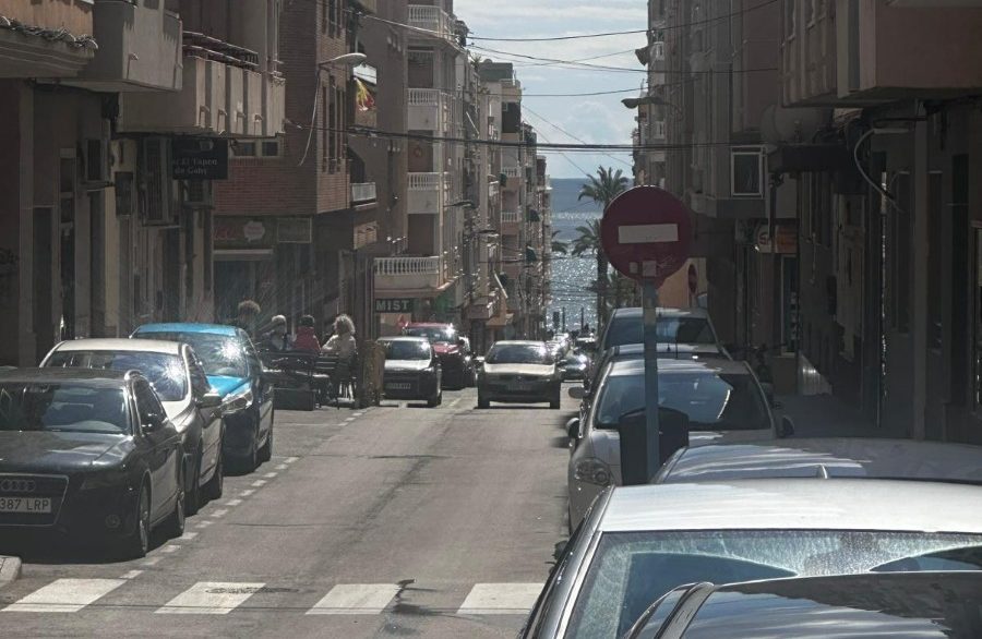 o_1iru4j3dt16r4u0b1e1v1qei1lck33