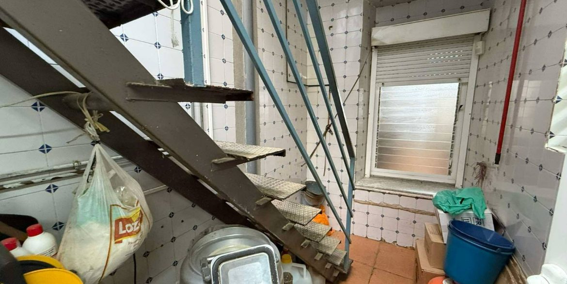 o_1iru7b6q7u1o12m39651bdqgrp2q