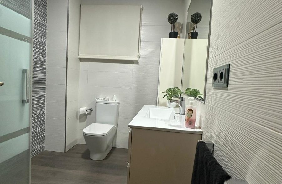 o_1iru8ts02c5gr38hr5qhe1o2k2r