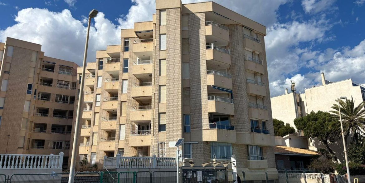 o_1its0rcmt2davnk1nh217k2frm23