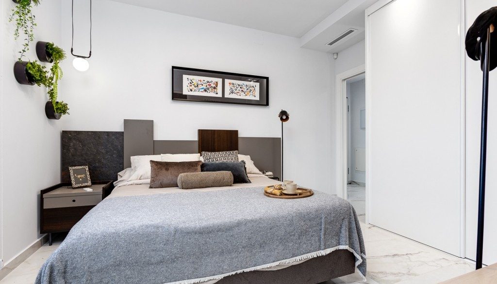 o_1iv070kirc9bjsa19nc9kbovn2f