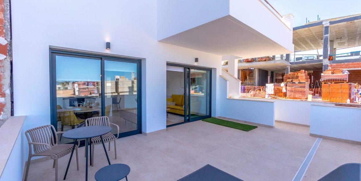 o_1iv2rurn11d3hfvr5182kn60h2b