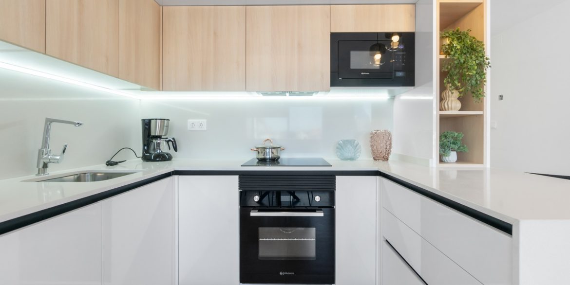 o_1iv2rurn17tb1f211kf61hov7mj2h