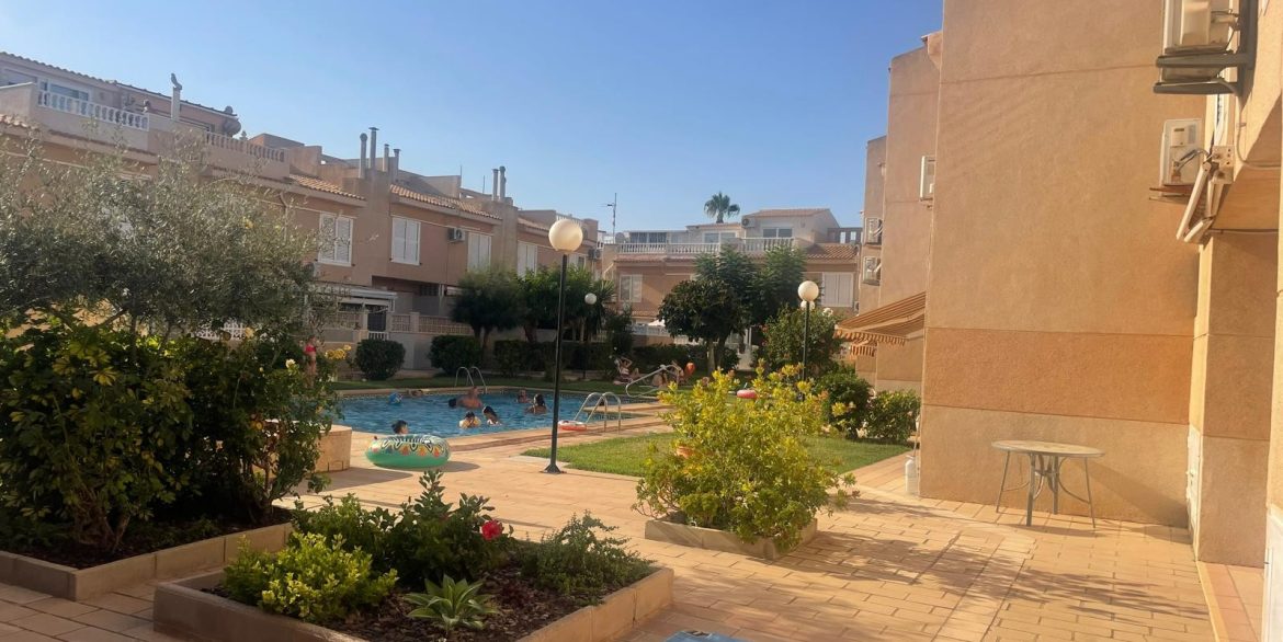 o_1j1ve4jf98l015289a0cvi1dc532