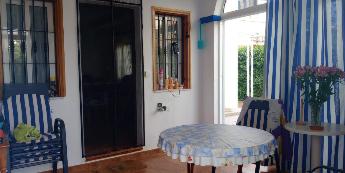 o_1j2evklnd13581fd18ev1a418hl3c