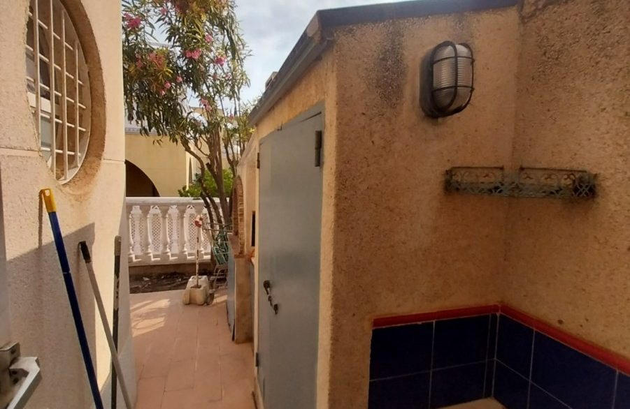 o_1j38k8sl0kflltk10a81bts1ts32