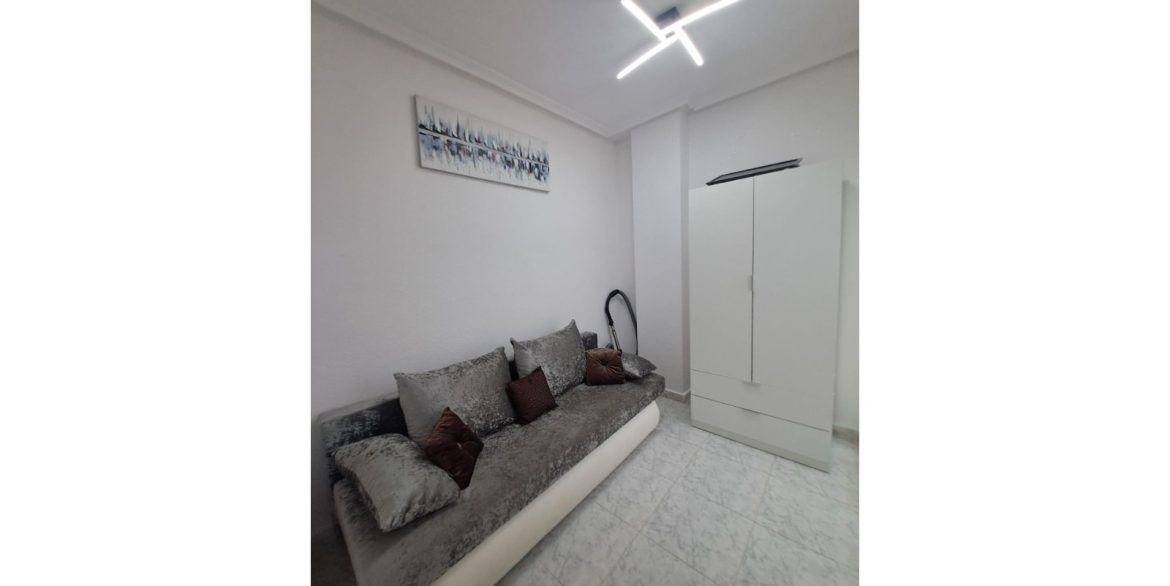 o_1j80j3n2r1rjg9s55231aq9c9q29