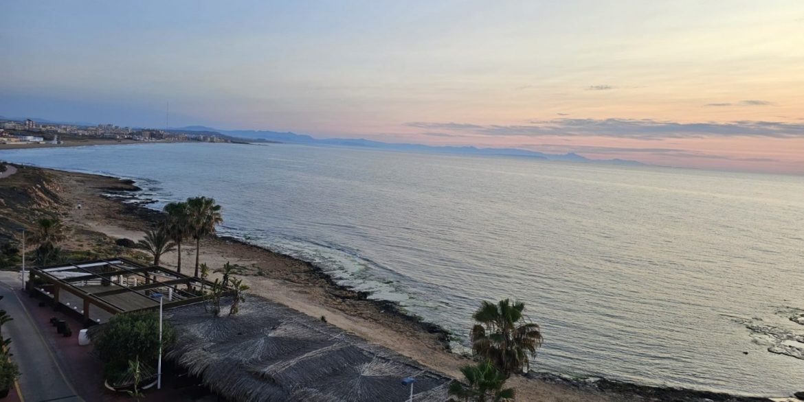 o_1j82vr0um1ujqgdmoa1v81163p2n