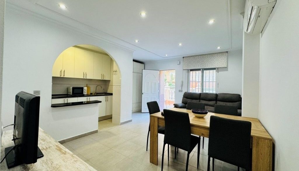 o_1j99ood8h5d5e4i2gov0315gh26