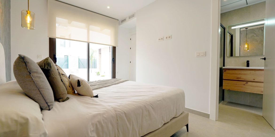 o_1ja1chbn7je61idc1ivtobv5gr2l