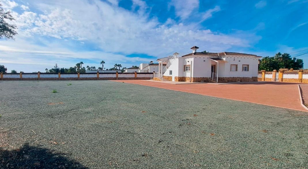 o_1javvf4761t5817ptgfpvu41ujf2d