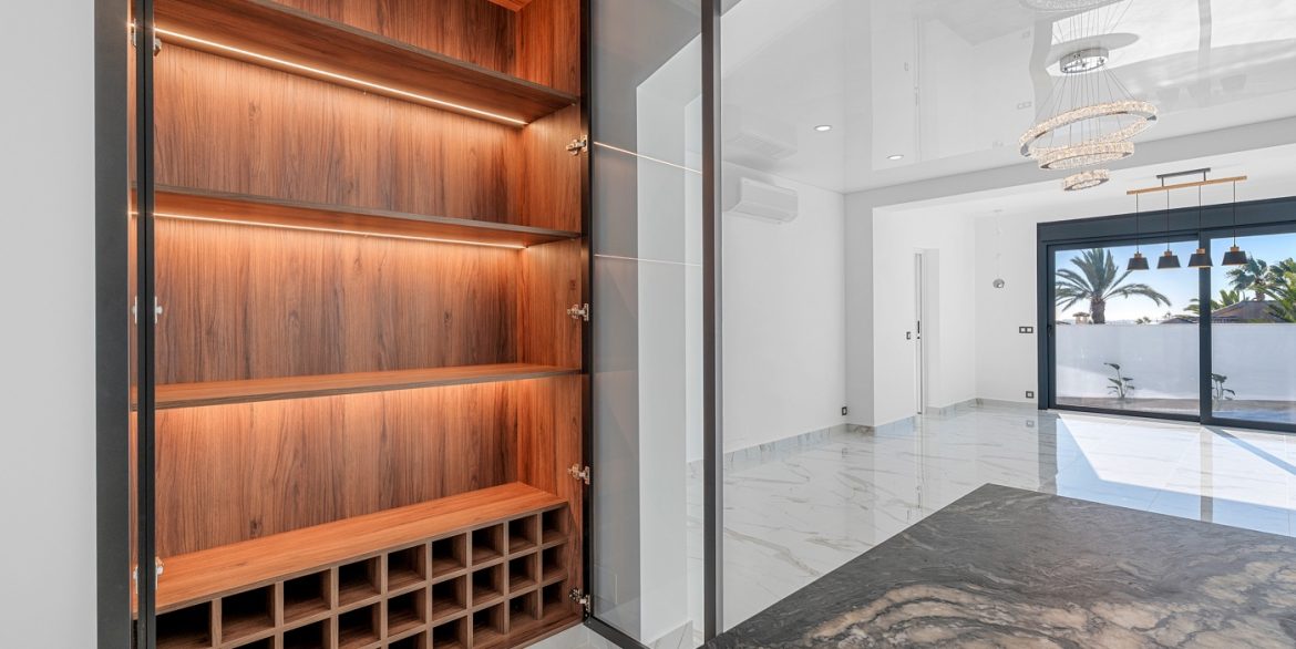 o_1jbcr43ig1p9d9b116kk1jcd1eba3p