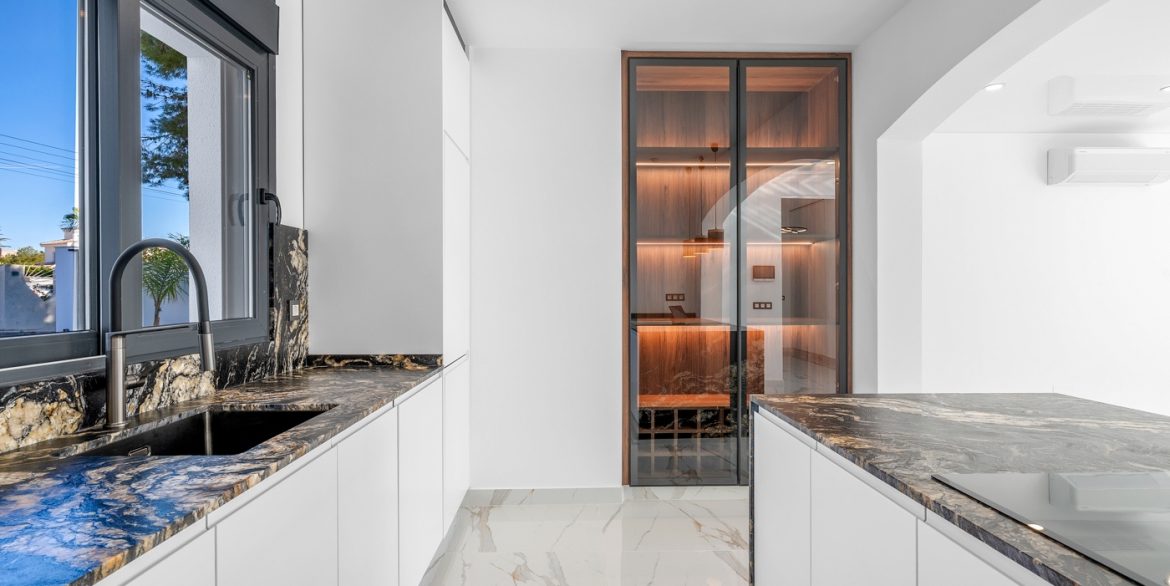 o_1jbcr43ig1pidp1l34e15561vbi3o