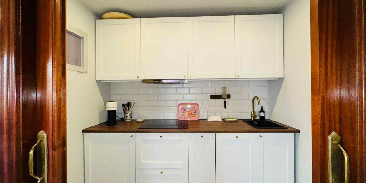 o_1jbfd1m5j1lge1se910is1a124021