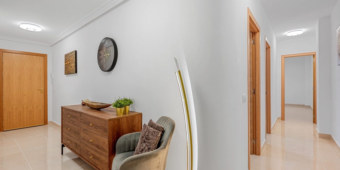 o_1jbfkg3ttaes1ghr1v75bn1iul31