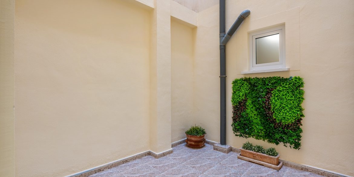 o_1jbfkg3tu11jv1l1113sh1bgh2be36