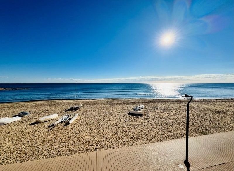 o_1jbkdnnvrieu1ghjdev18m8en726