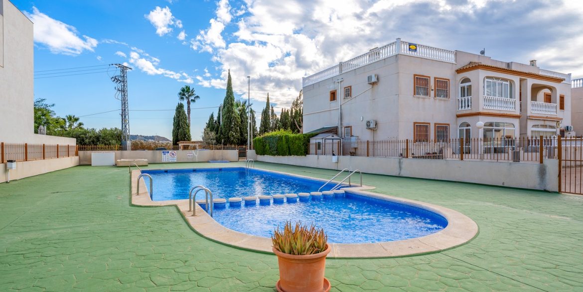 o_1jbkhv2m81ii25vh15rn1pdr19j228