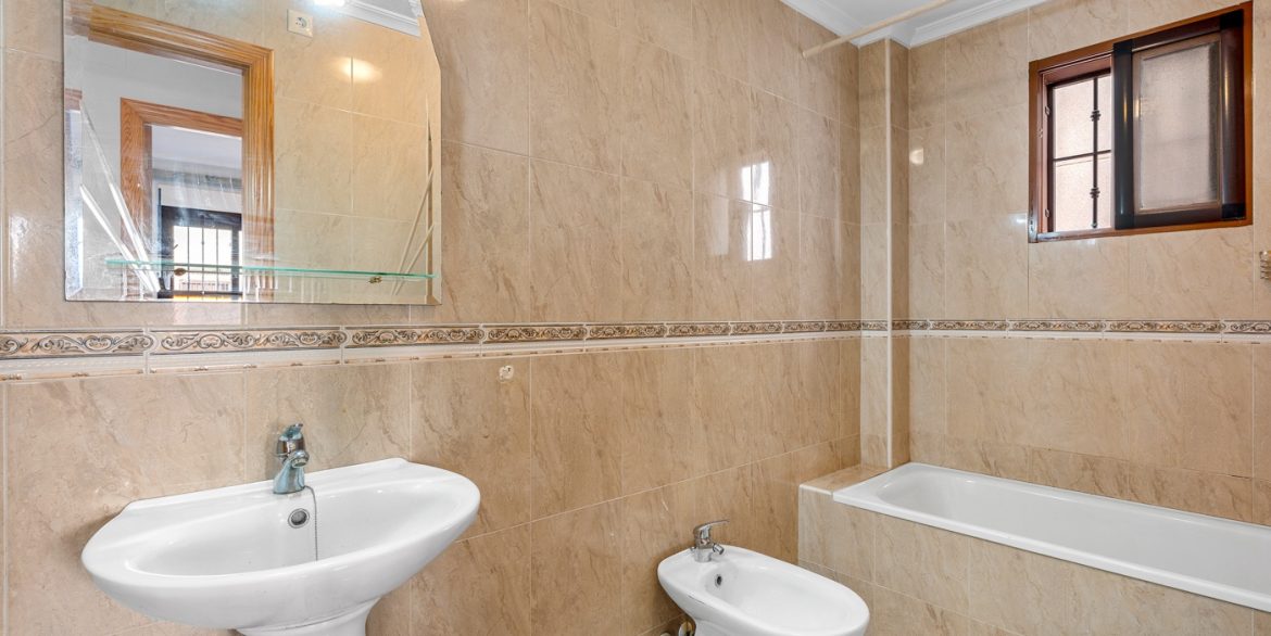 o_1jbkhv2m8240q0hk2rpk31h922j