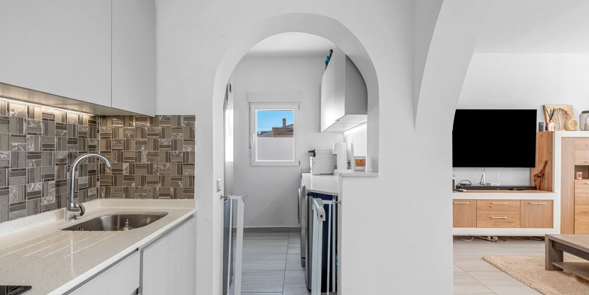 o_1jbkp8sda7rq99e1o5ng2rb7e2p