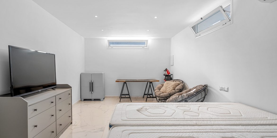 o_1jbkp8sdb1lm513a1fij9cf1p7g33