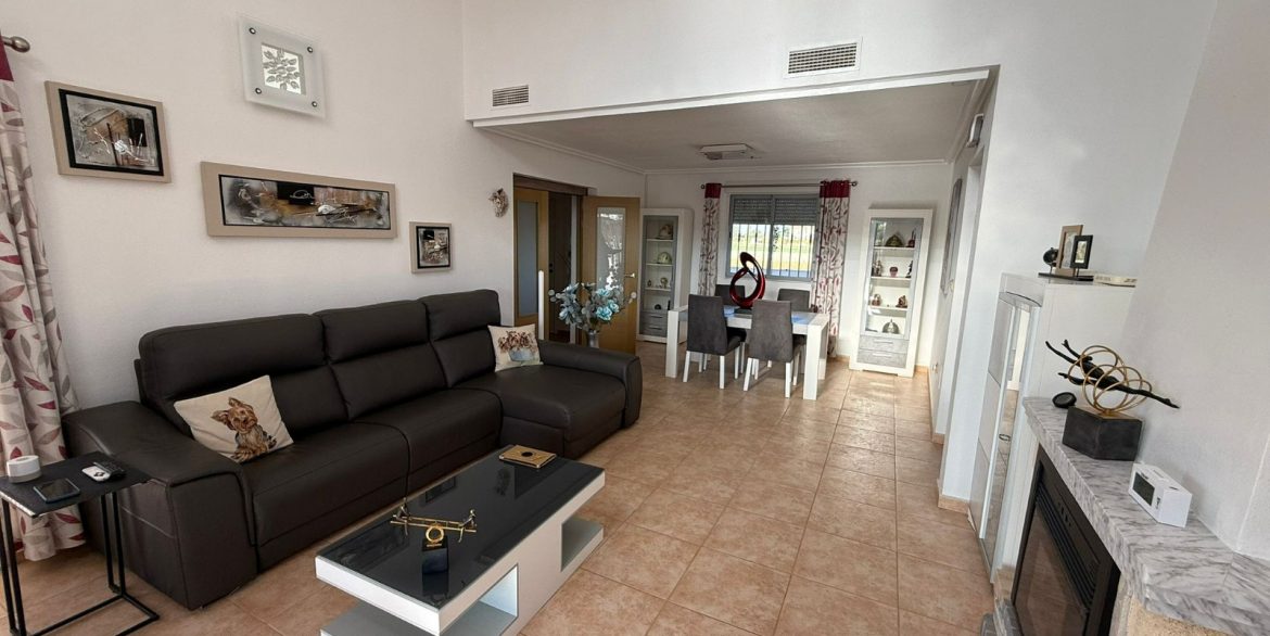 o_1jc4aiaq31r7t17391uk1dotdbc3i