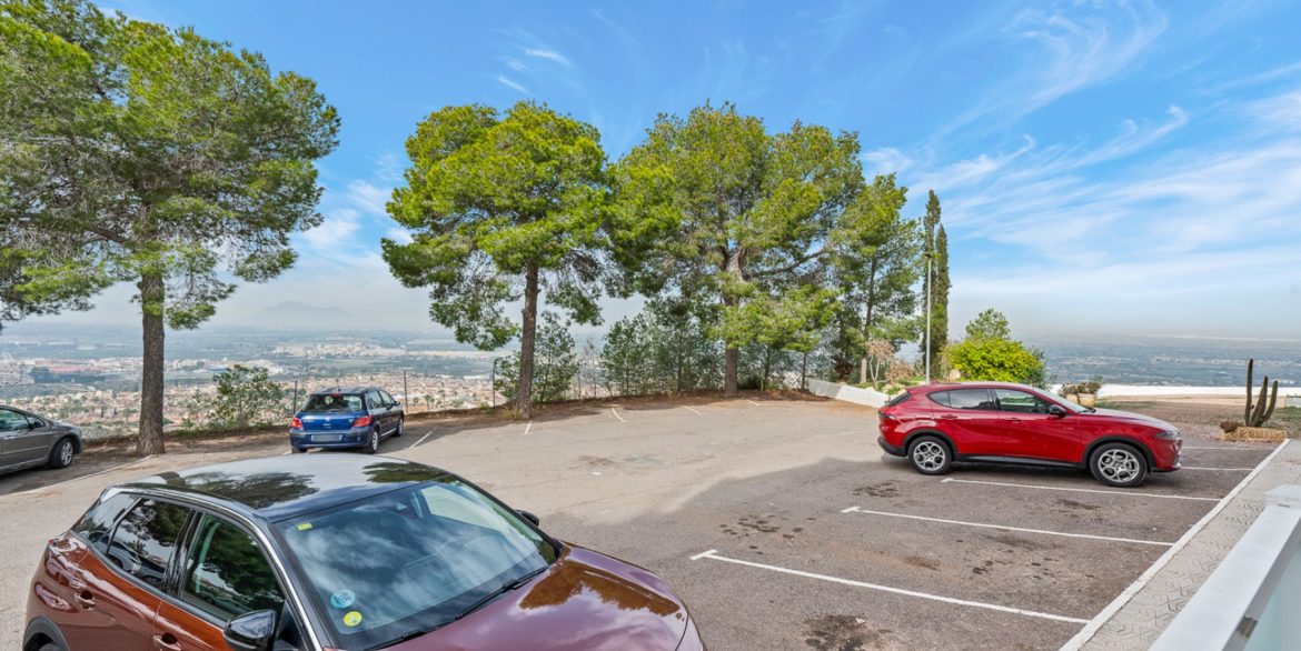 o_1jckhiahd5uu1ie41uhqb77ebt2c