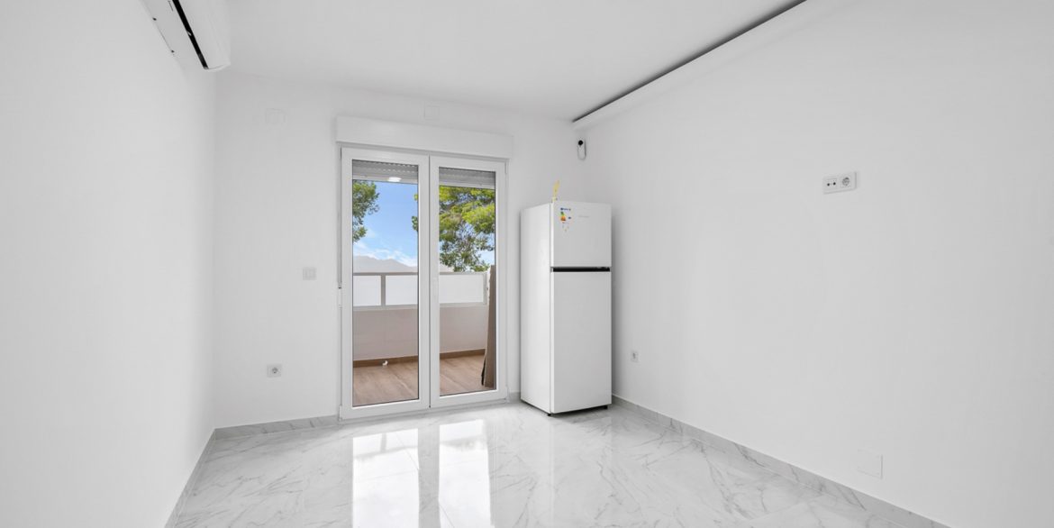 o_1jckhiahddie1bclu491tkg1ece24