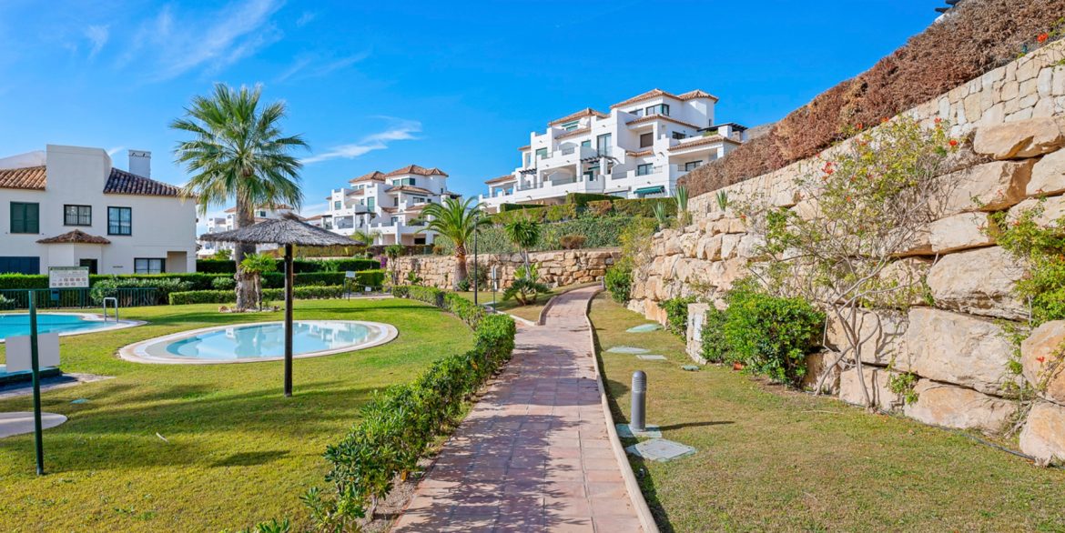 o_1jcki67vk1vn0a441r6cfet1v0l3q