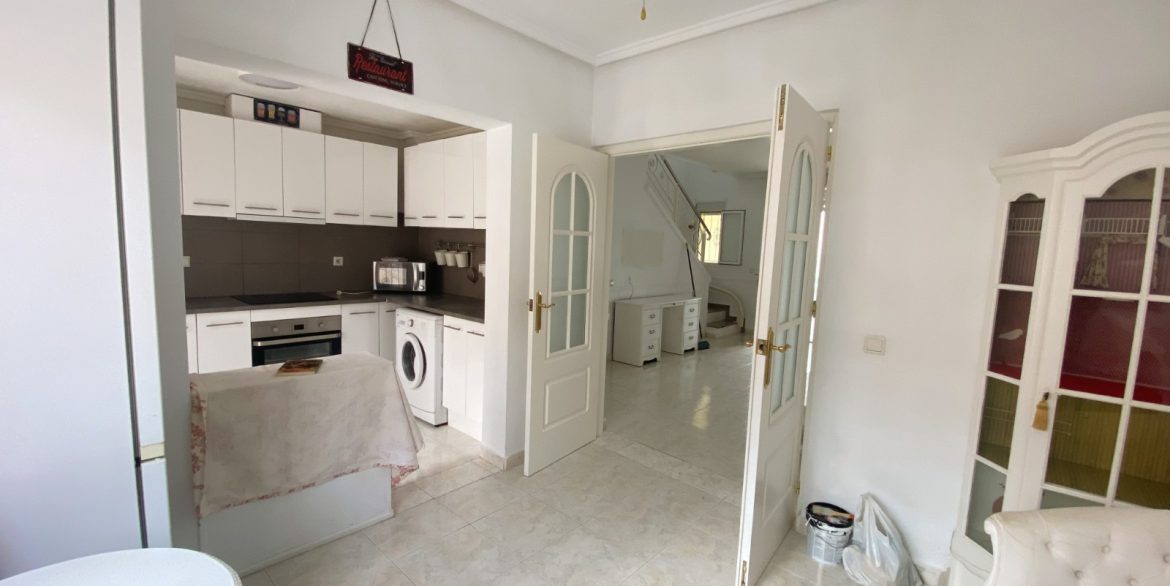 o_1jcm3n3ps937q53h3h1de01epj2q