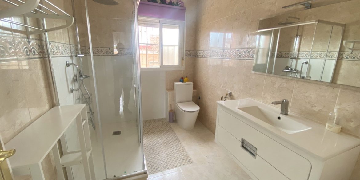 o_1jcm3n3psnb070upotnl9u02v