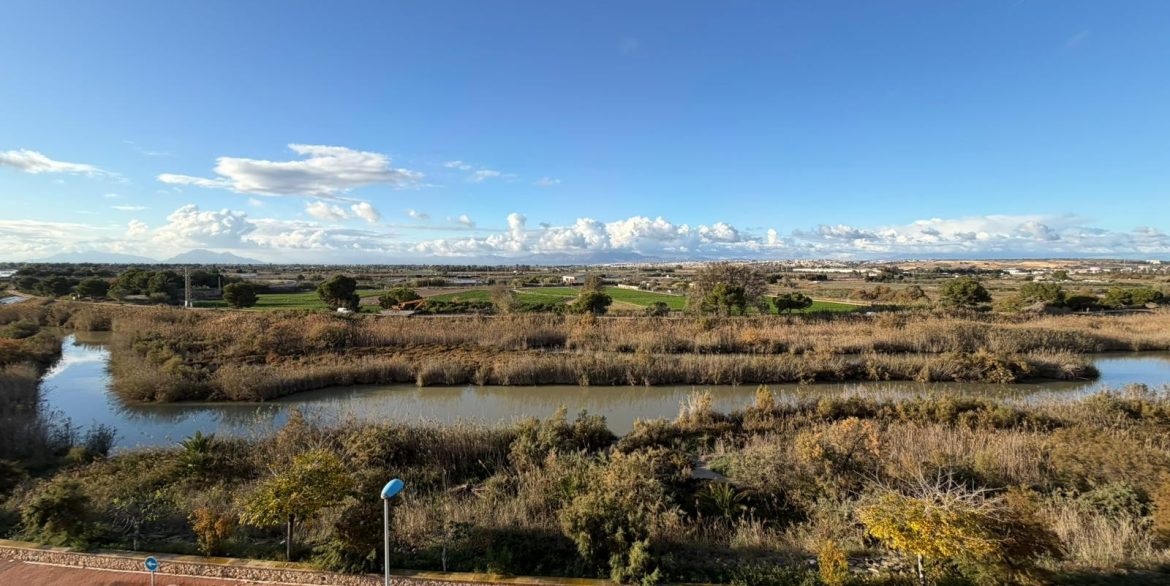 o_1jd5crt8cae01r5q1gpohred320